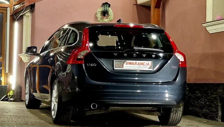 Volvo V60 cena 37999 przebieg: 200000, rok produkcji 2013 z Gąbin małe 562